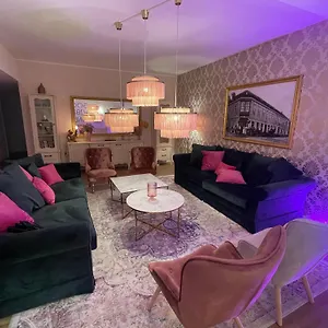Der Salon Hostel