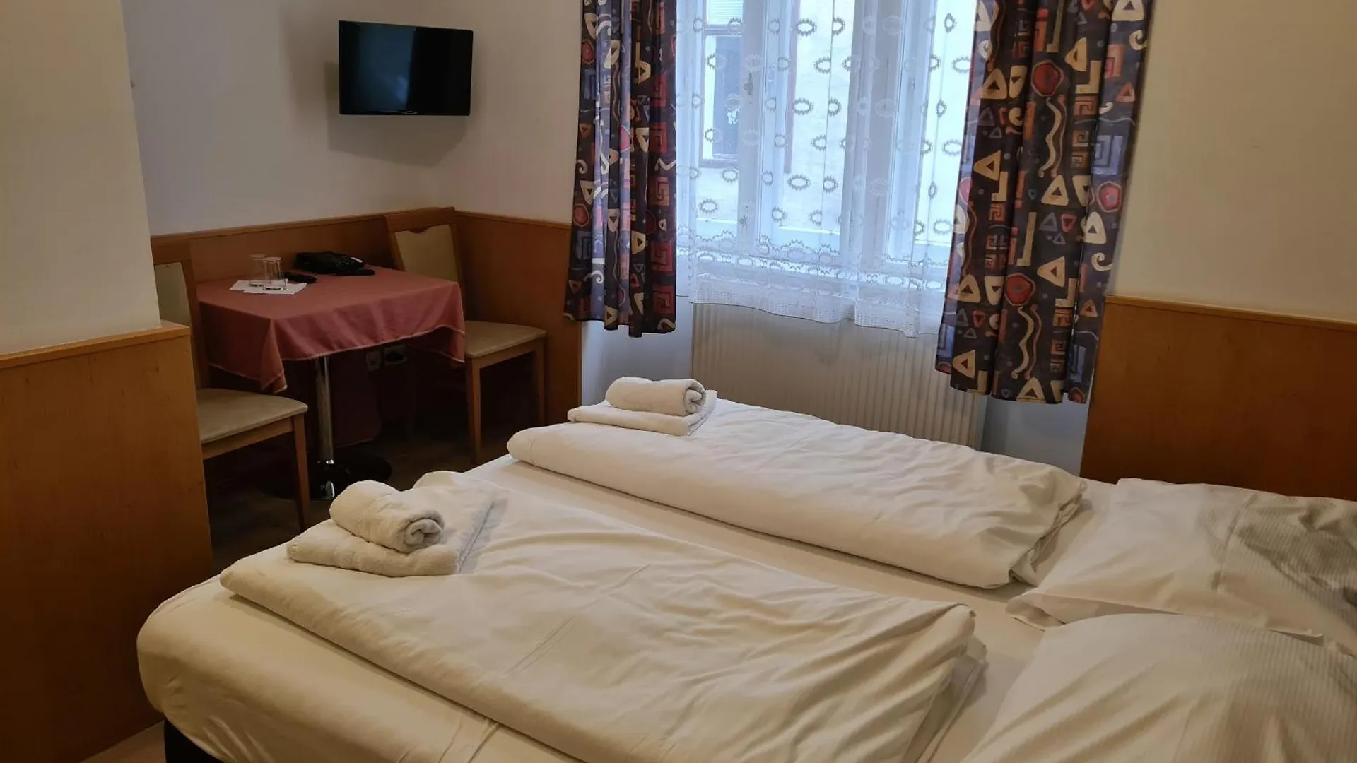 Hotel Pension Ani-Falstaff Wiedeń